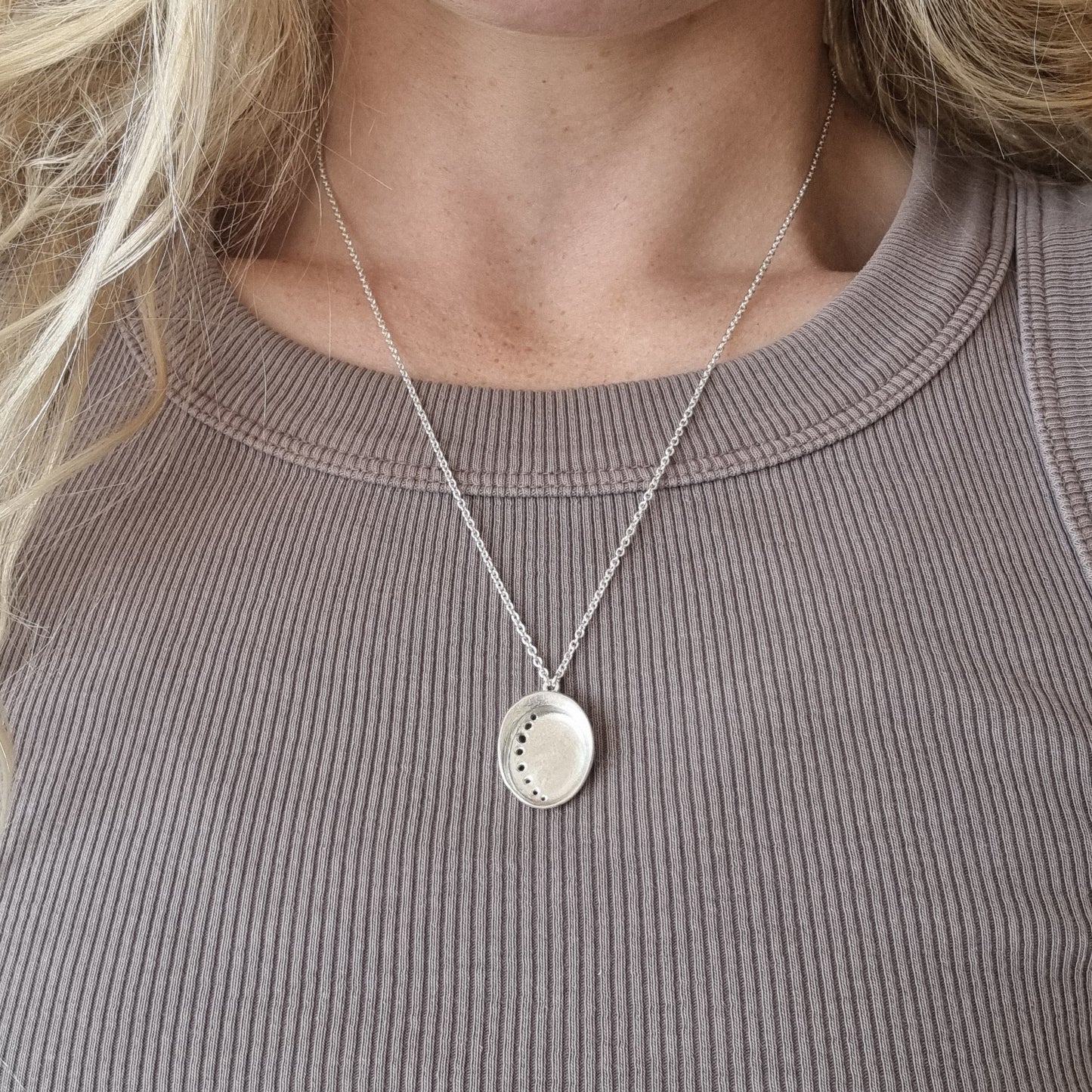 Pāua Tide Necklace - Sterling Silver