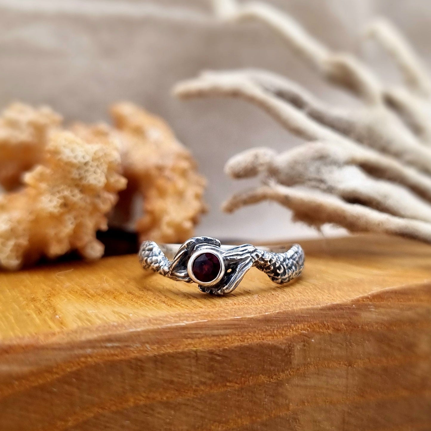 Mermaid Tail Ring – Garnet | Sterling Silver