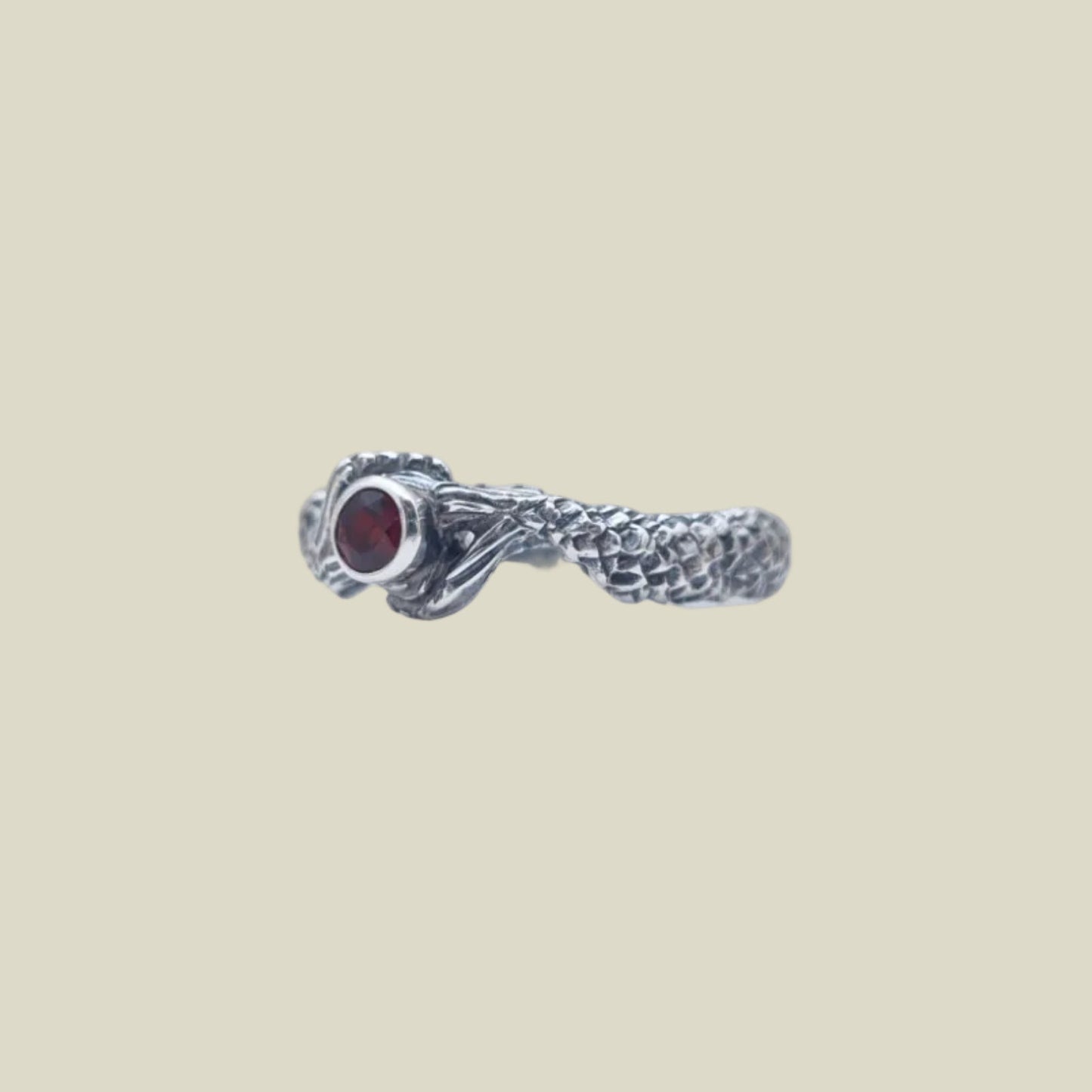 Mermaid Tail Ring – Garnet | Sterling Silver